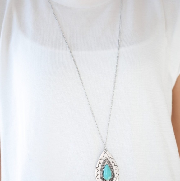 NECKLACE - Picture 2 of 3